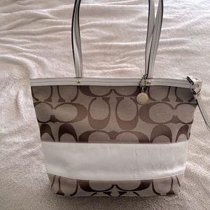 Coach summer signature handbag purse.
